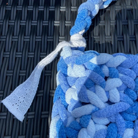 Handmade plush blue multi crochet shoulder bag - Picture 3 of 8